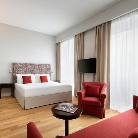 Sina De La Hotel