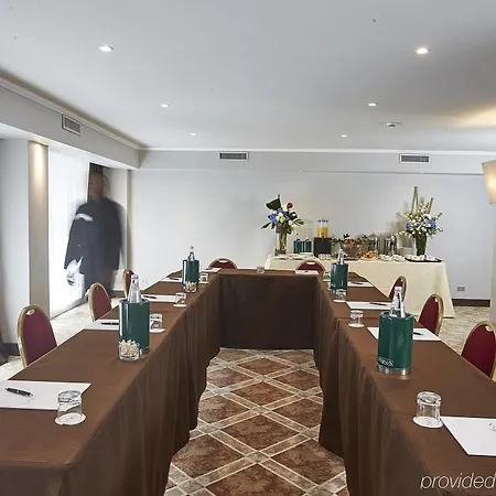Hotel Sina De La Mediolan
