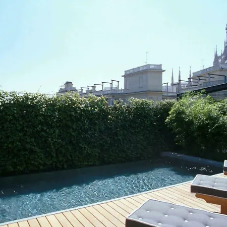 Hotel Sina De La Mediolan