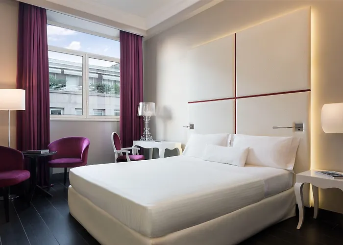 Sina De La Hotell Milano